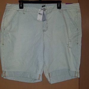 $59 LANE BRYANT BOYFRIEND BERMUDA 24 W/POCKETS